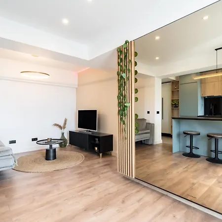 Oasis Romana Square Апартаменти