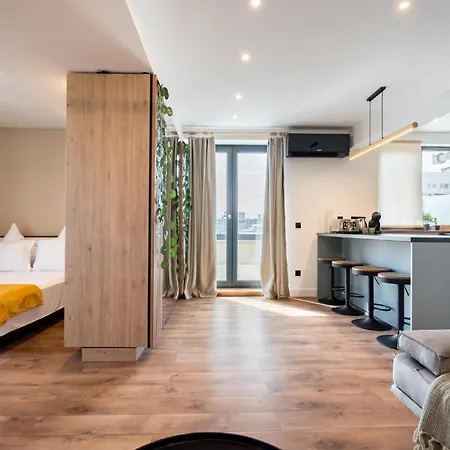 Oasis Romana Square Apartment