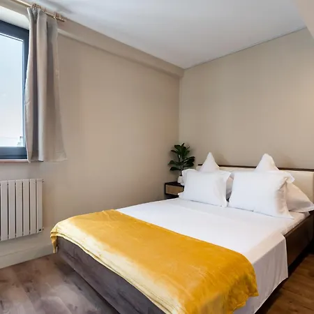 아파트 Oasis Romana Square *