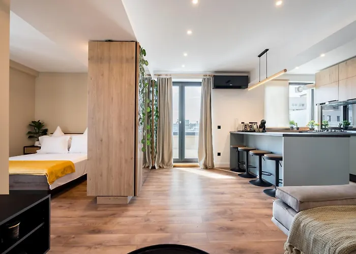 Oasis Romana Square Apartment