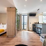 Oasis Romana Square شقة