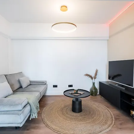 Oasis Romana Square 布加勒斯特